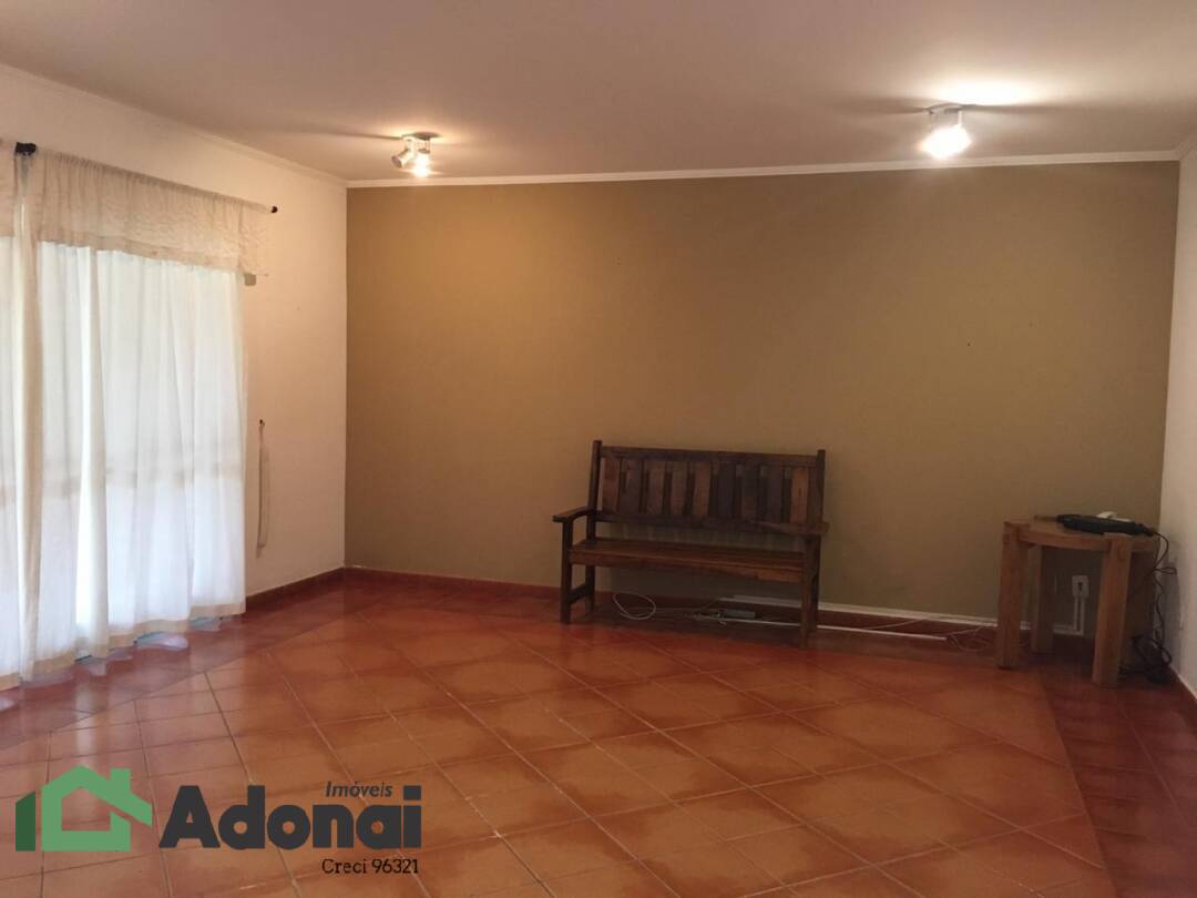 Casa para alugar com 4 quartos, 270m² - Foto 17