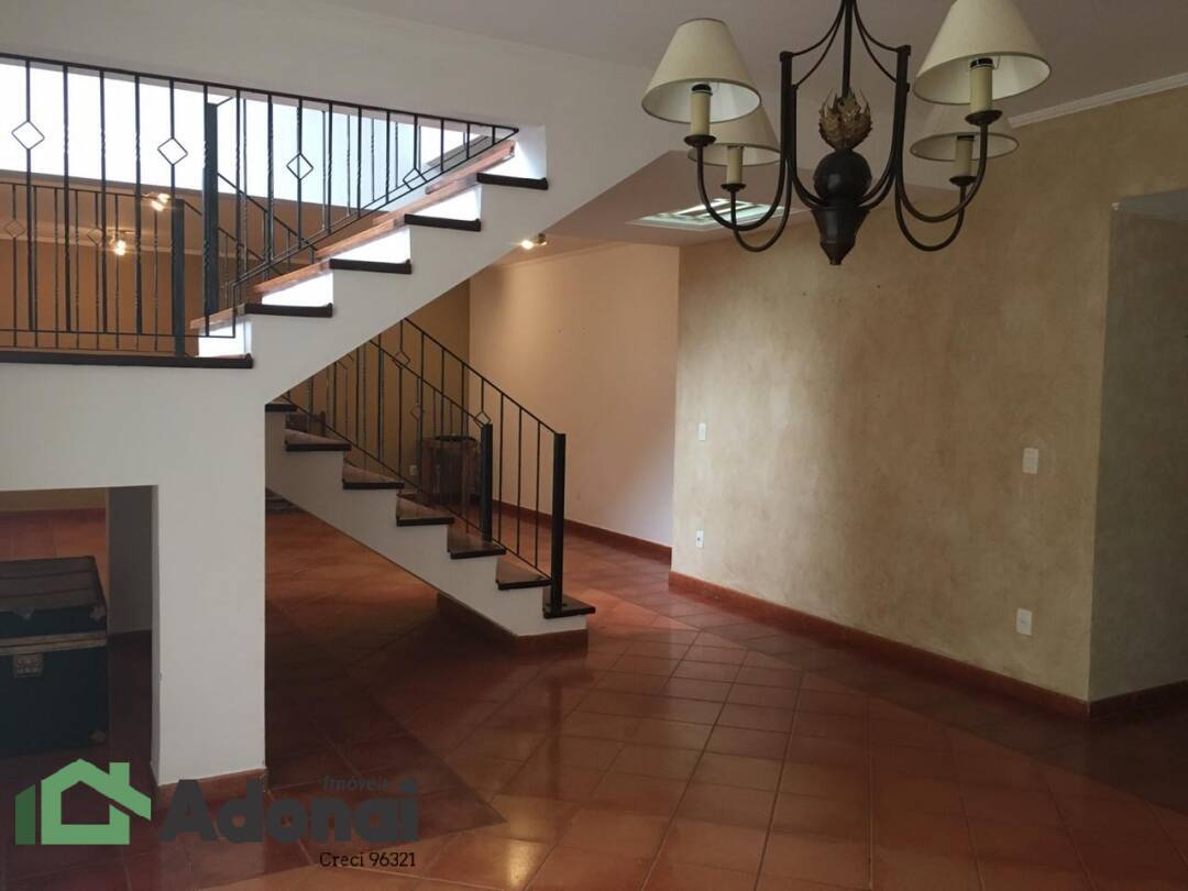 Casa para alugar com 4 quartos, 270m² - Foto 18