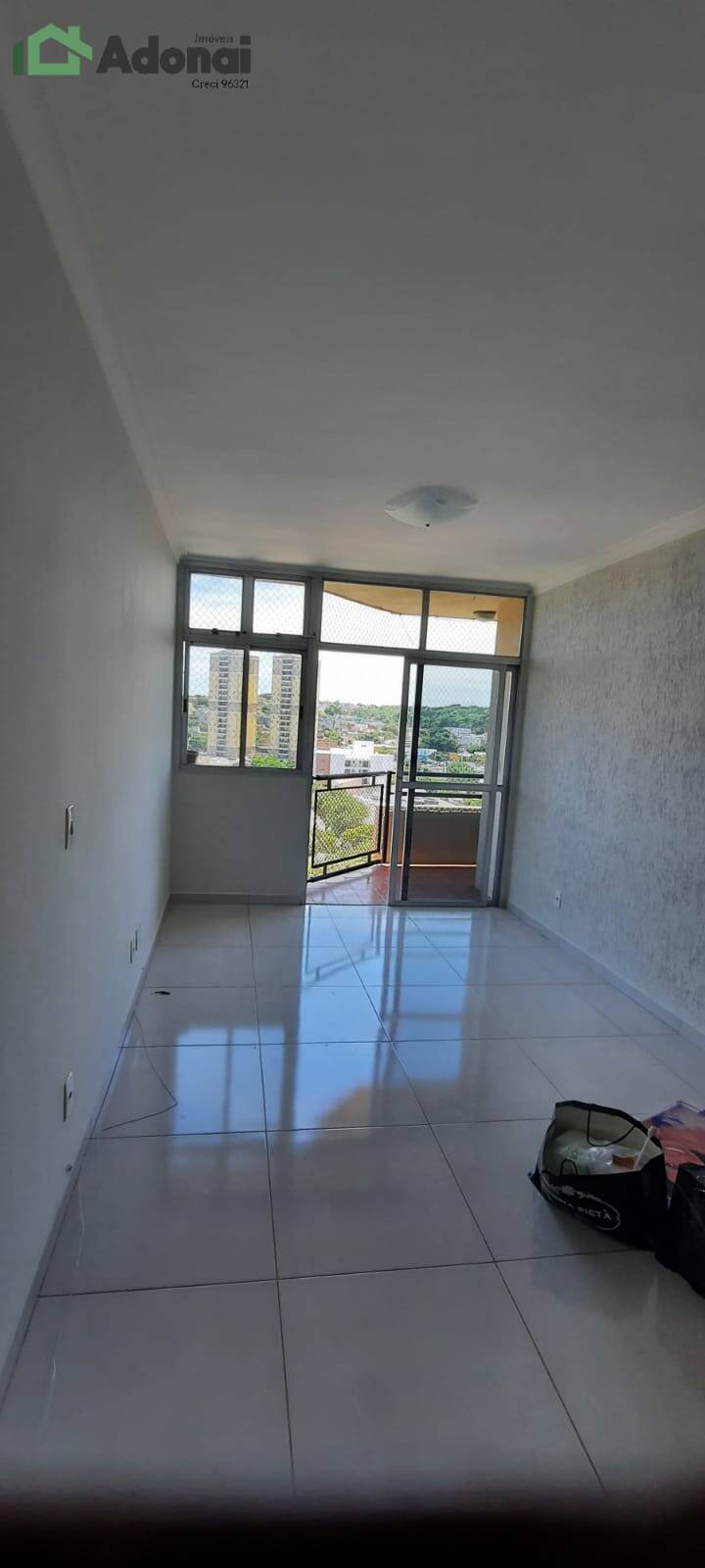 Apartamento à venda com 3 quartos, 97m² - Foto 3