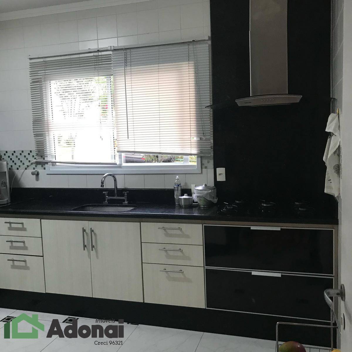 Casa à venda com 3 quartos, 94m² - Foto 4