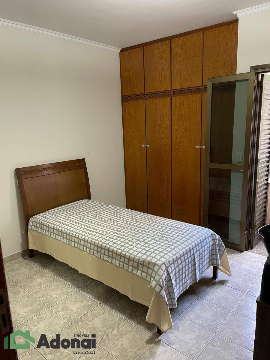 Apartamento à venda com 3 quartos, 150m² - Foto 4