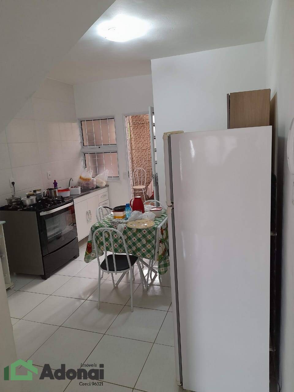 Casa à venda com 2 quartos, 70m² - Foto 6