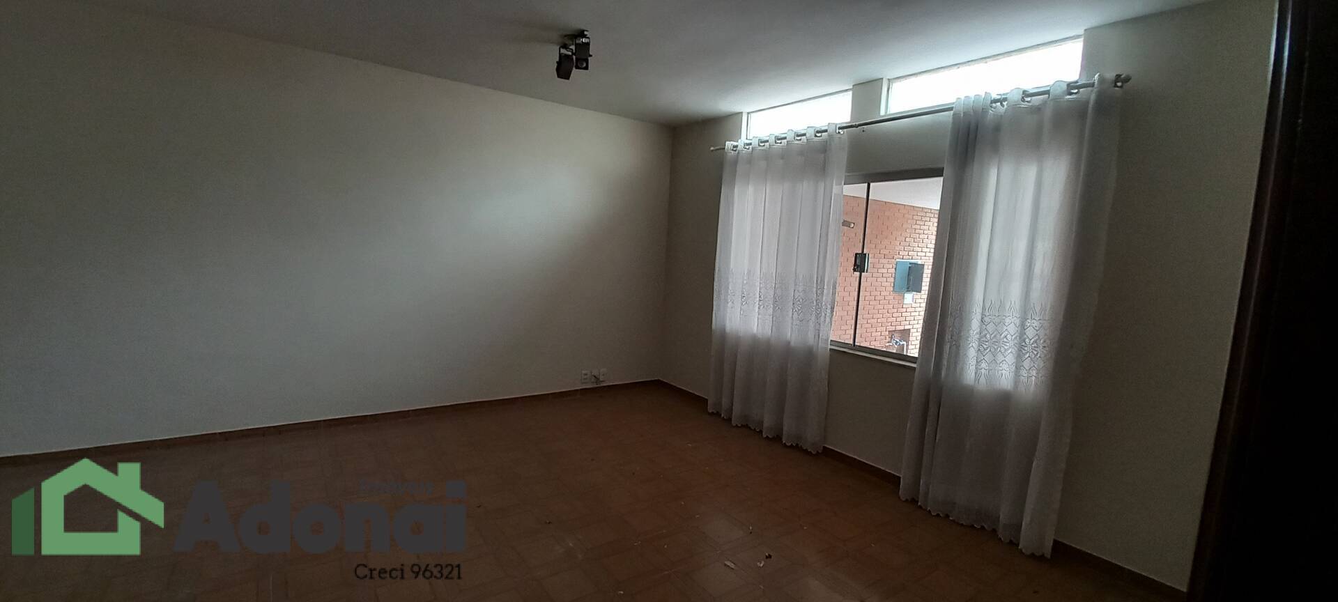 Casa à venda com 2 quartos, 183m² - Foto 2