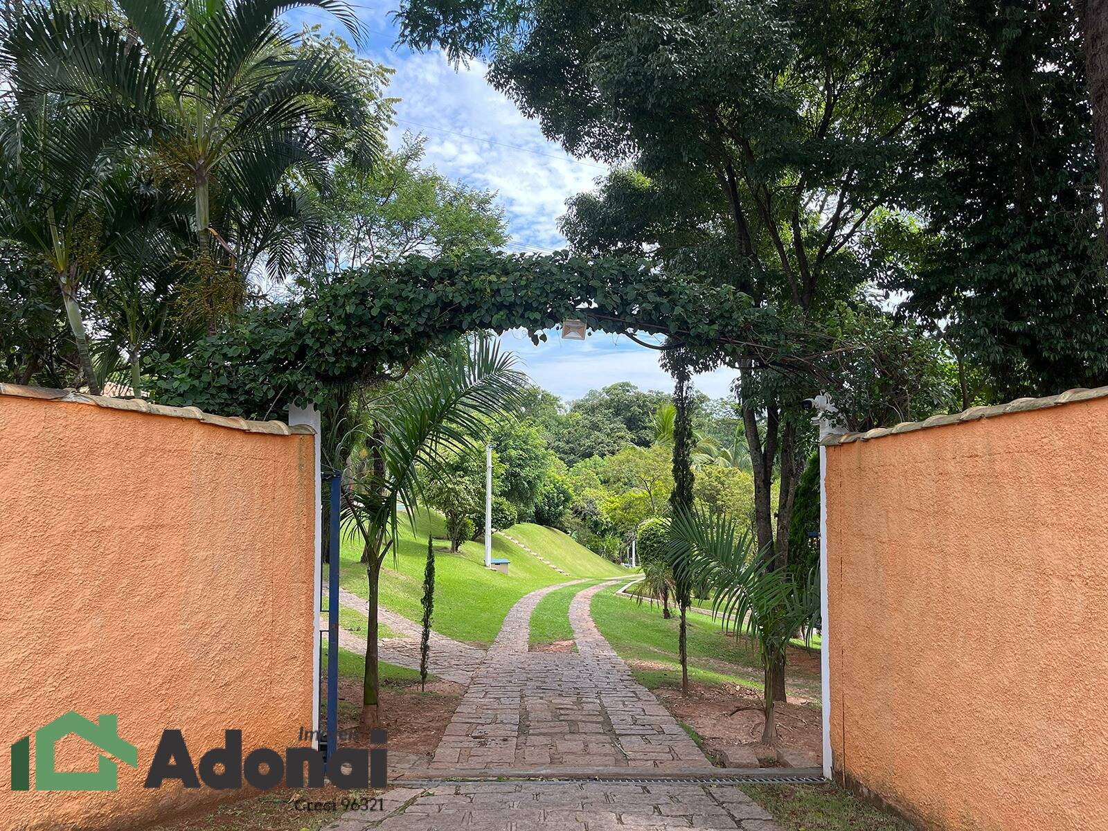 Fazenda à venda com 7 quartos, 400m² - Foto 1