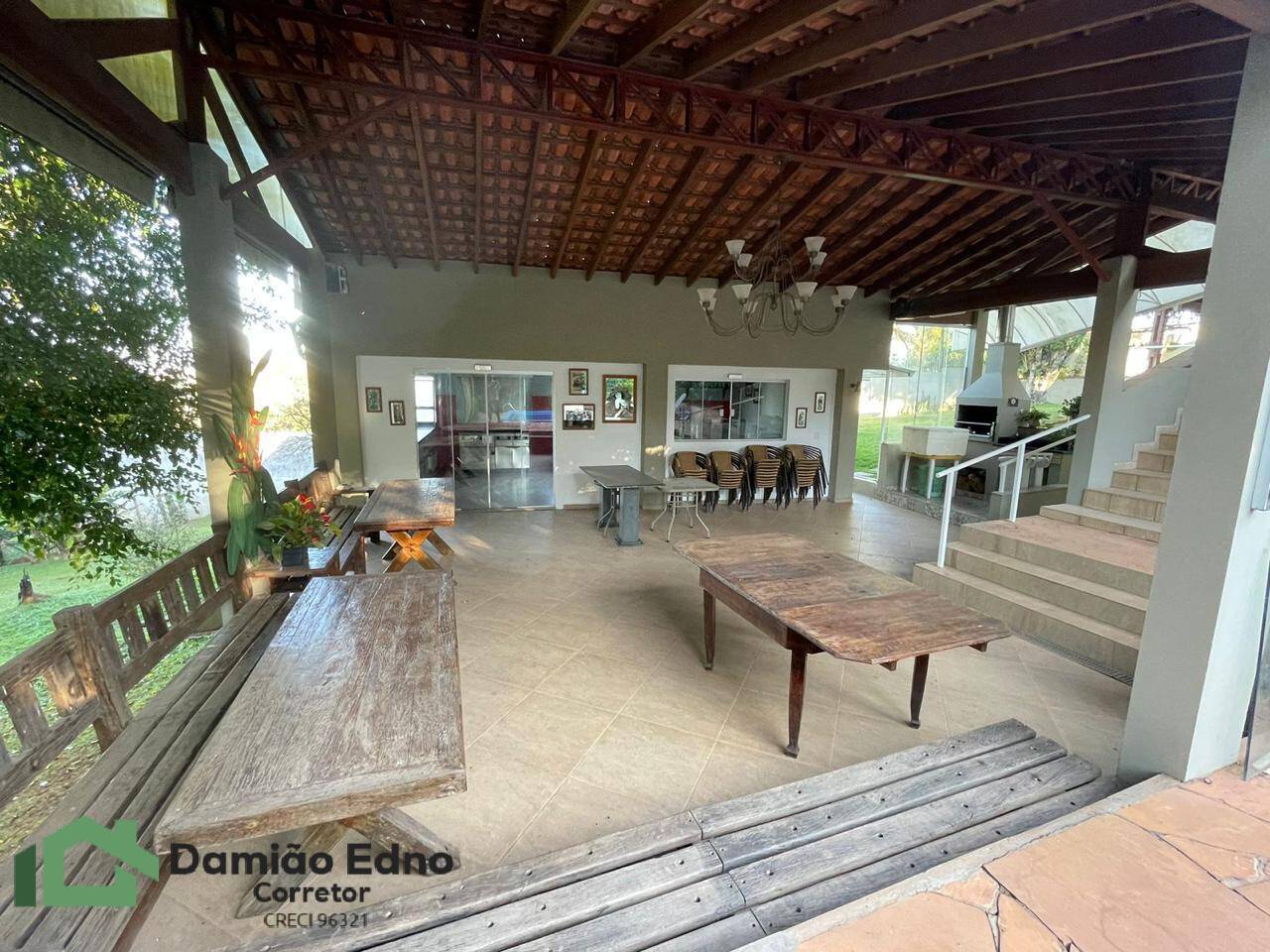 Fazenda à venda com 3 quartos, 400m² - Foto 1