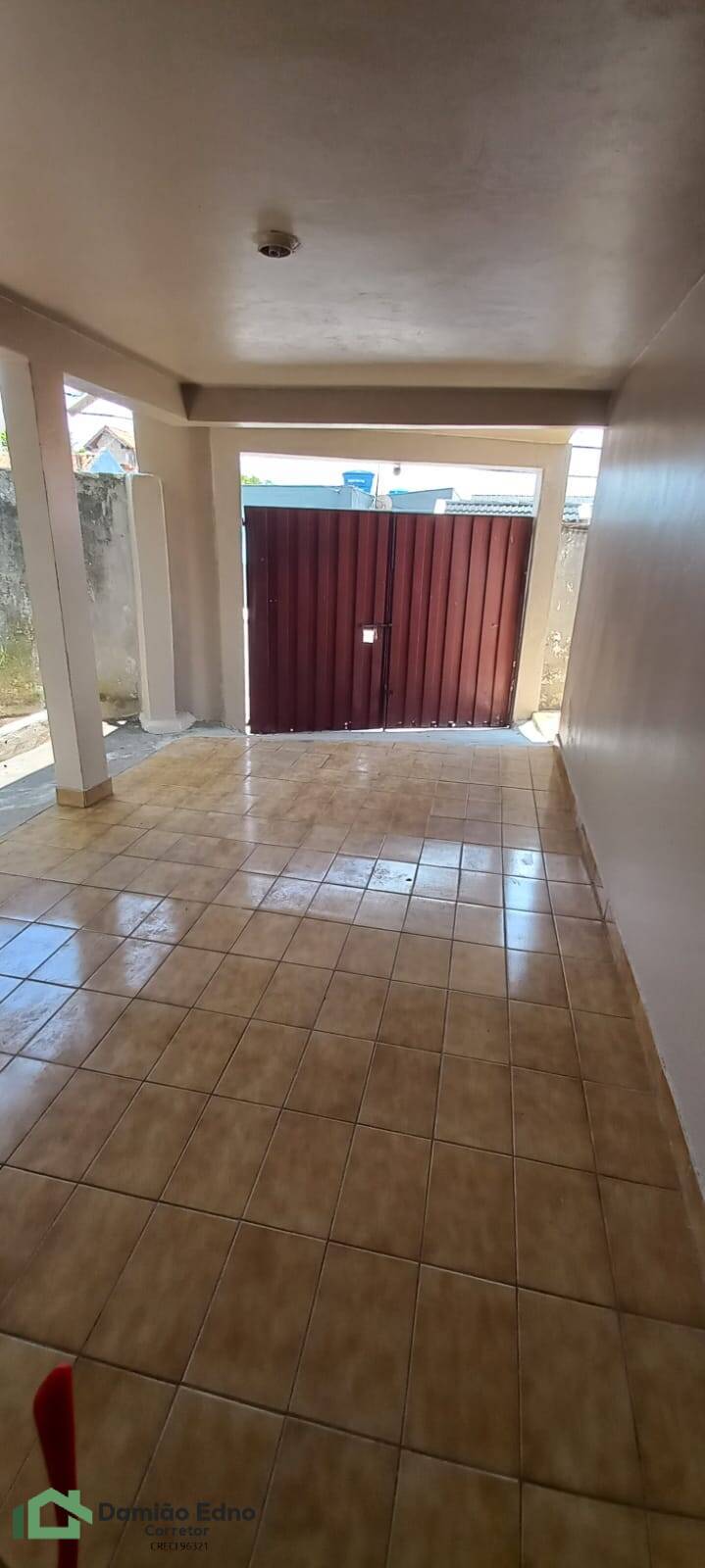 Casa à venda com 3 quartos, 109m² - Foto 1