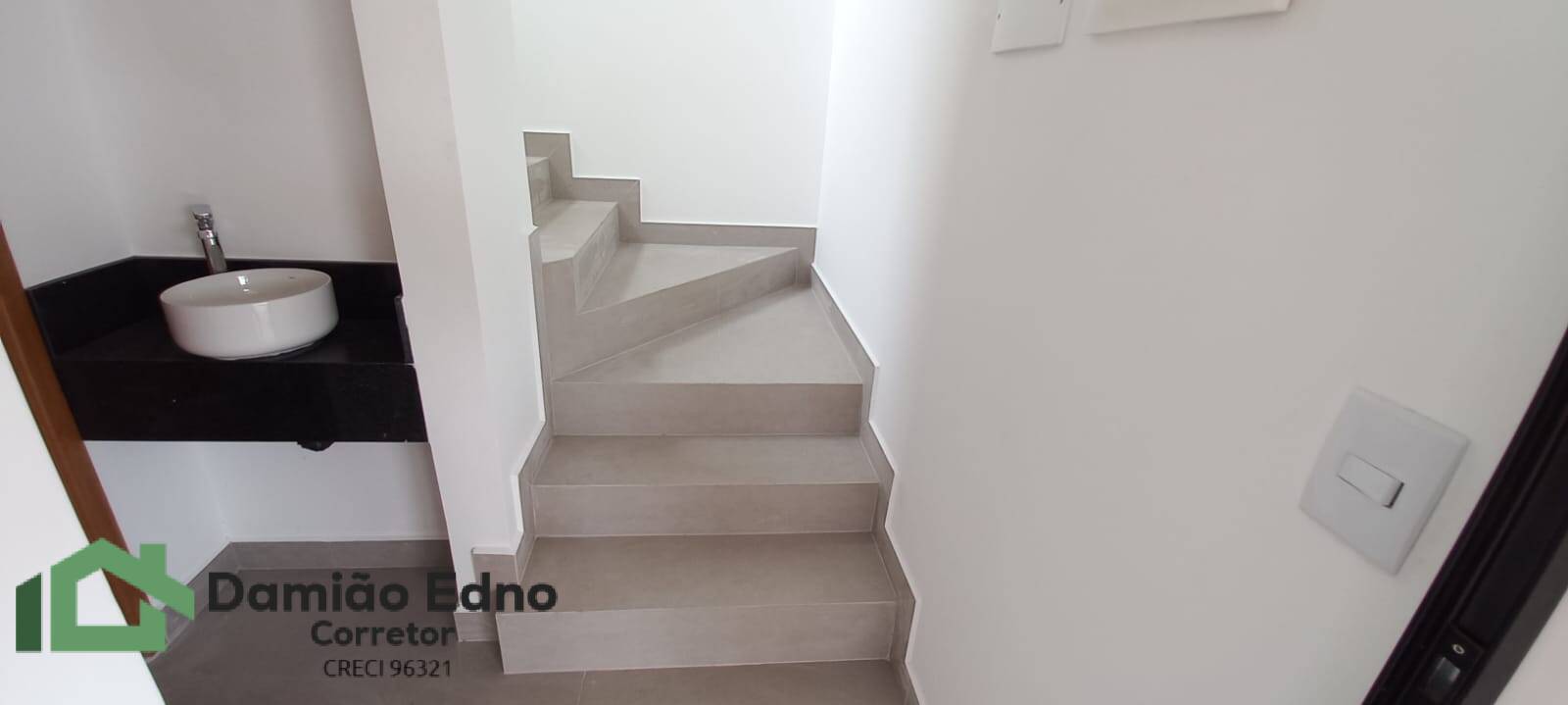 Casa à venda com 3 quartos, 208m² - Foto 18