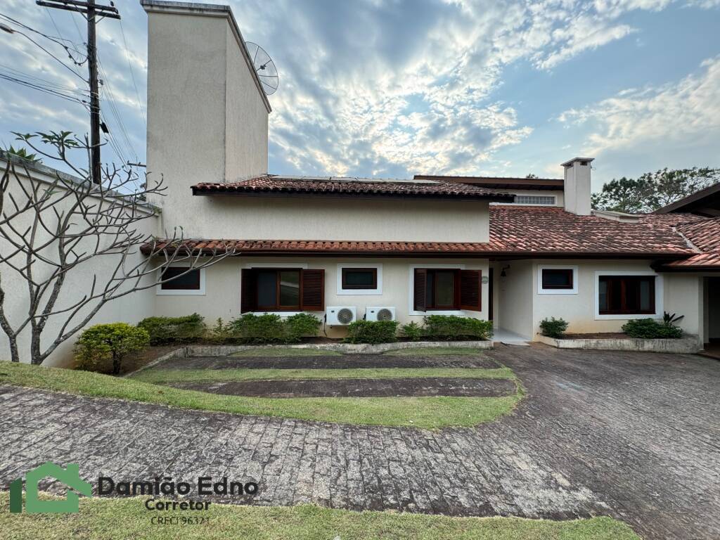 Casa de Condomínio à venda com 7 quartos, 500m² - Foto 1