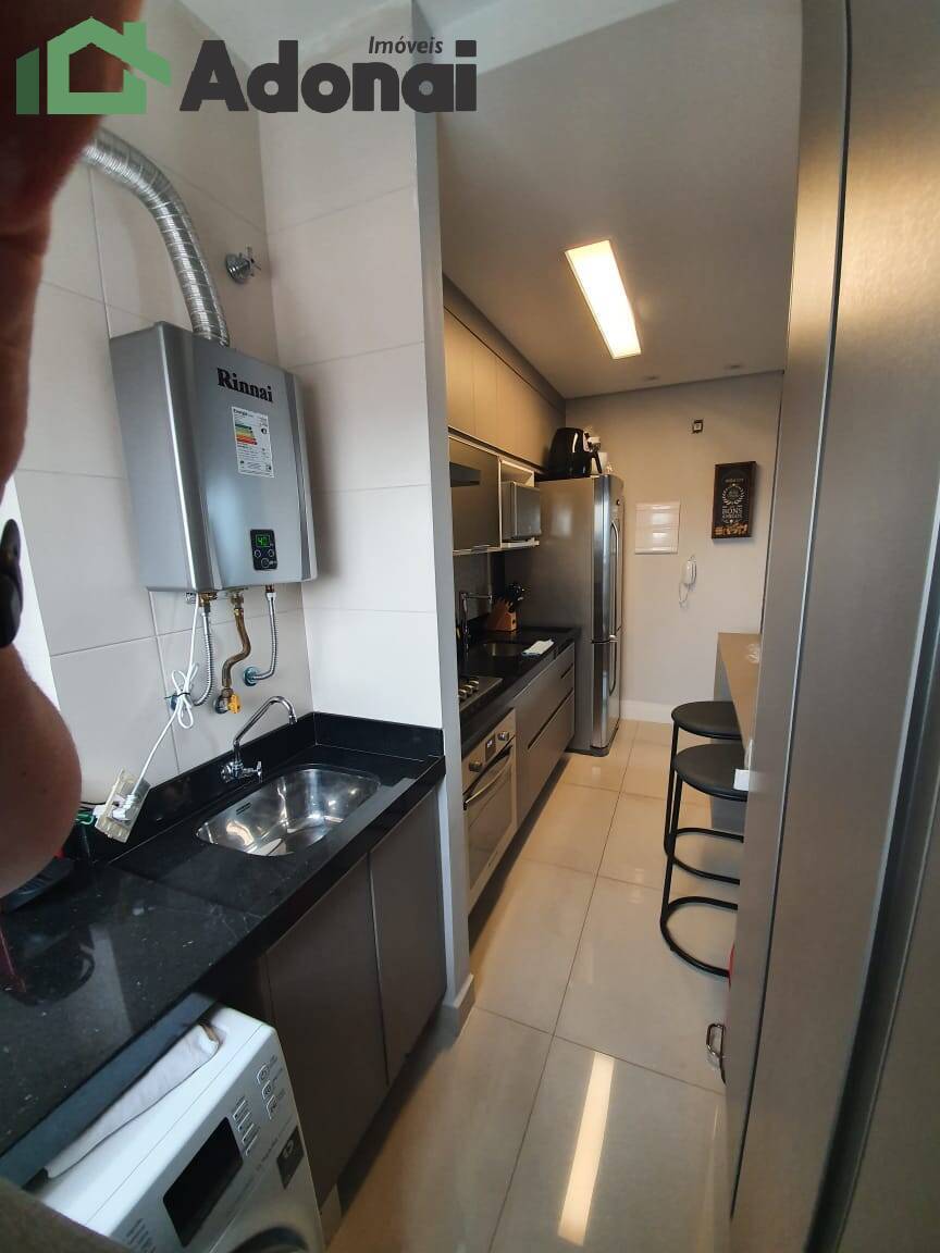 Apartamento à venda com 2 quartos, 72m² - Foto 3