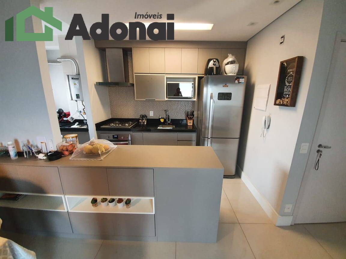 Apartamento à venda com 2 quartos, 72m² - Foto 2