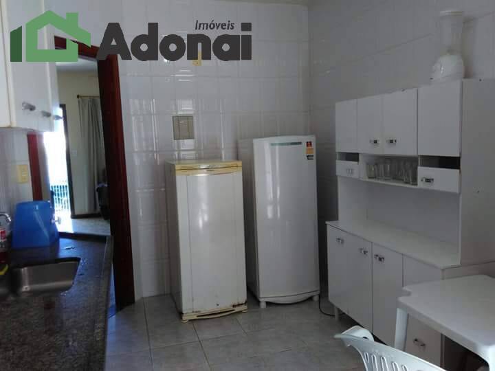 Casa à venda com 2 quartos, 80m² - Foto 13