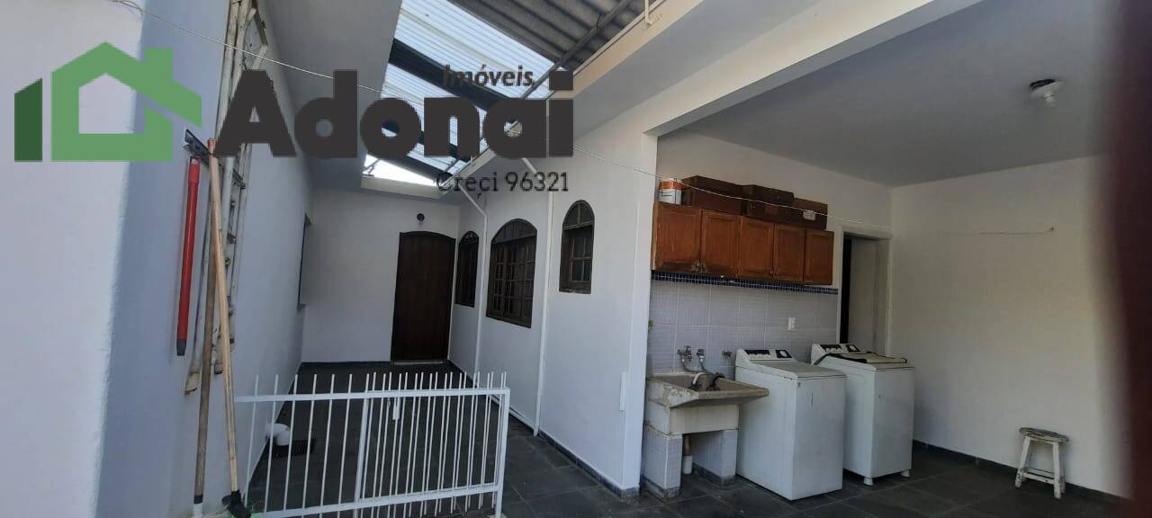 Casa à venda com 3 quartos, 230m² - Foto 14