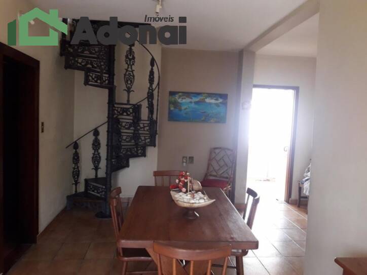 Casa à venda com 4 quartos, 190m² - Foto 8