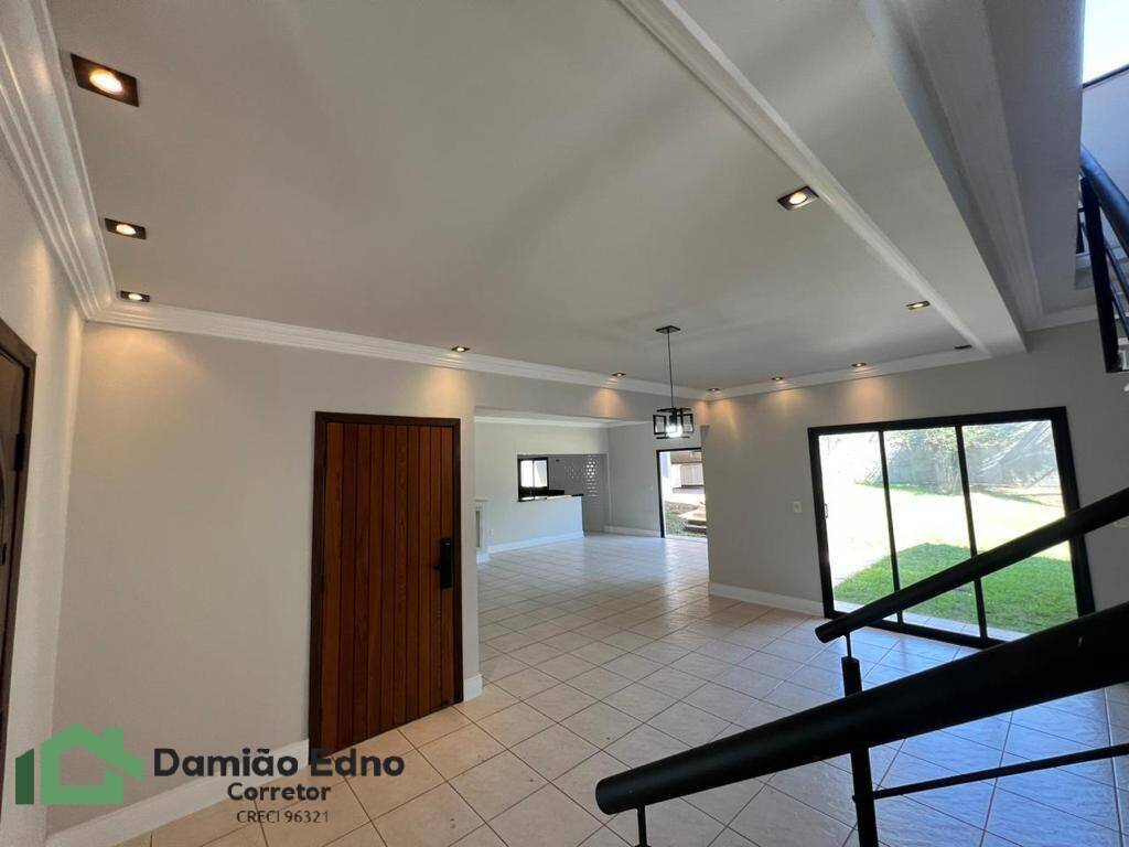 Casa de Condomínio à venda com 3 quartos, 400m² - Foto 8