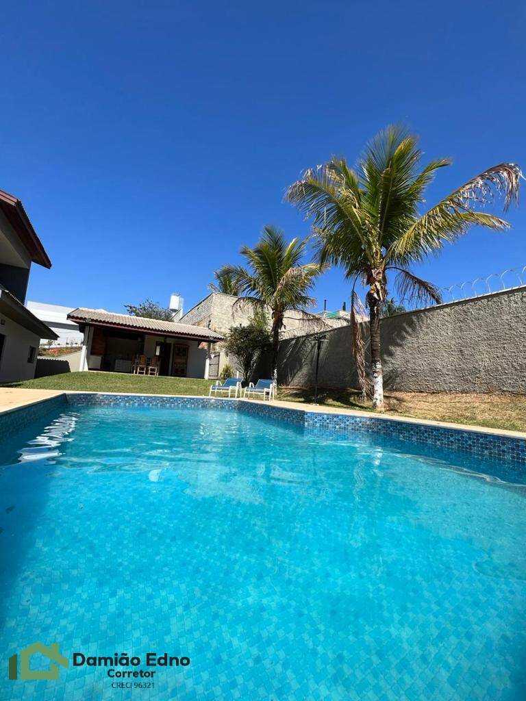 Casa de Condomínio à venda com 3 quartos, 400m² - Foto 1